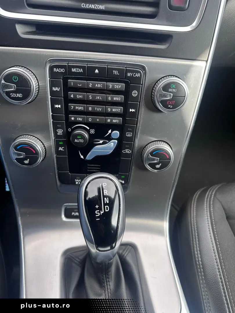 VOLVO V60 2018 — imagine 12