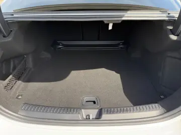 MERCEDES-BENZ E 200 Limousine AMG ADV.  Superscreen …