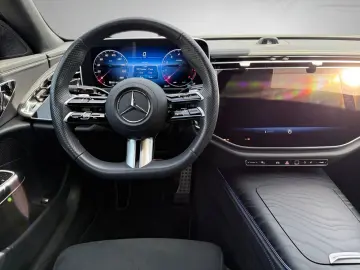 MERCEDES-BENZ E 200 Limousine AMG ADV.  Superscreen …