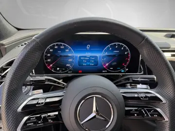 MERCEDES-BENZ E 200 Limousine AMG ADV.  Superscreen …