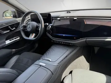 MERCEDES-BENZ E 200 Limousine AMG ADV.  Superscreen …