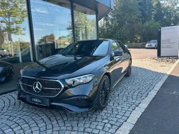 MERCEDES-BENZ E 220d AMG   HUD  SUPERSCREEN  NIGHT 20 ZOLL
