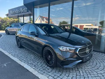 MERCEDES-BENZ E 220d AMG   HUD  SUPERSCREEN  NIGHT 20 ZOLL