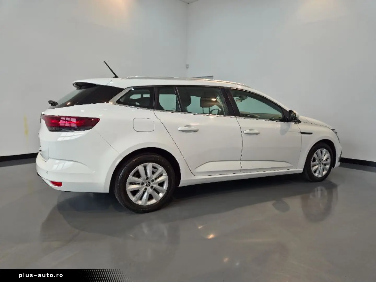 RENAULT Megane 2022 — imagine 4