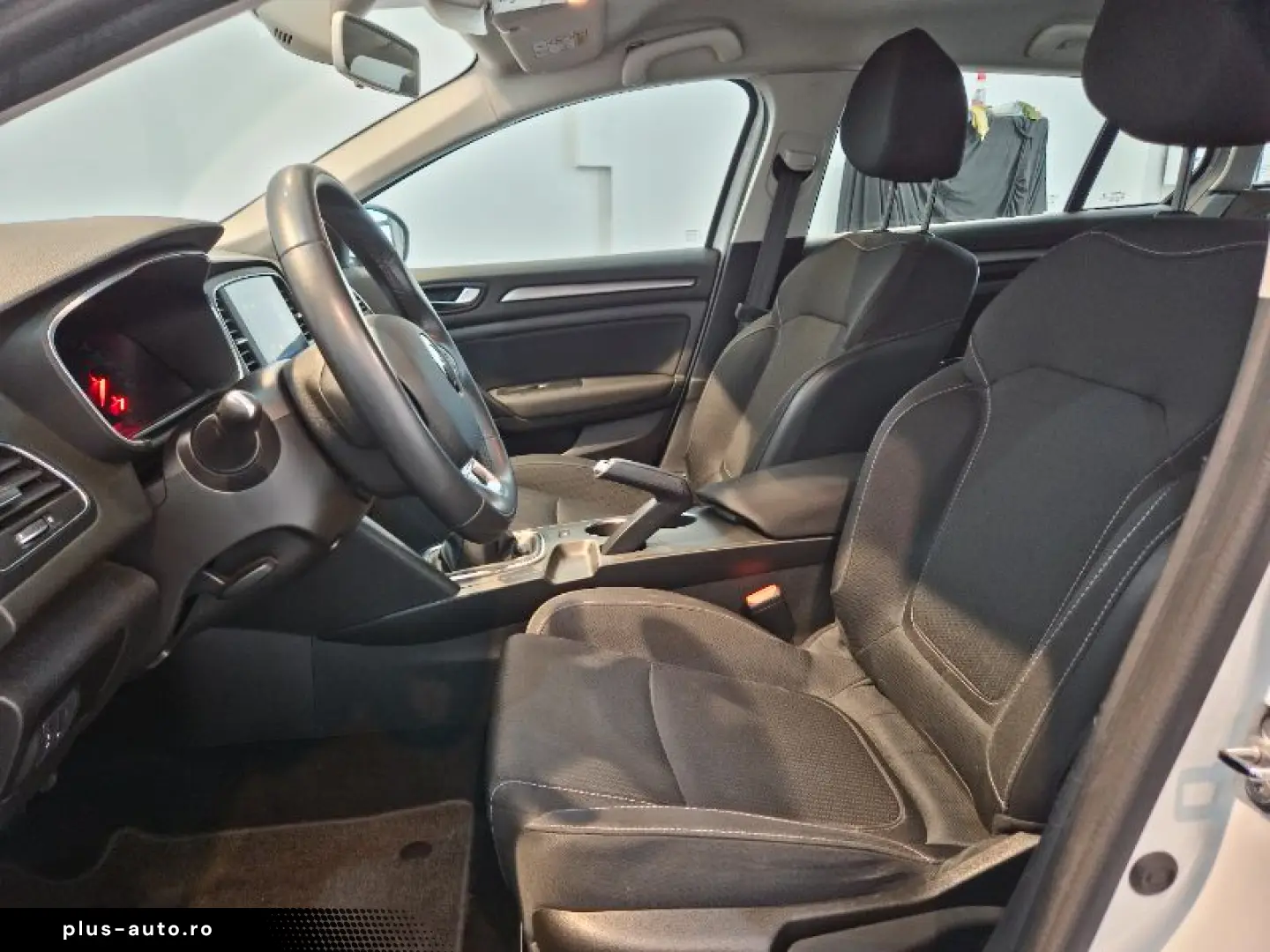 RENAULT Megane 2022 — imagine 18