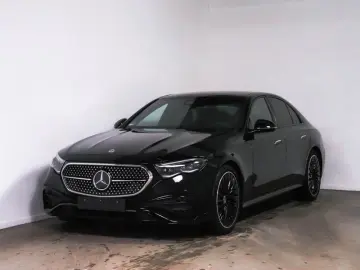 MERCEDES-BENZ E 220 d AMG Sport Night Distr Superscr…