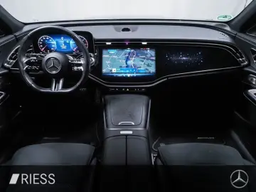MERCEDES-BENZ E 220 d AMG Sport Night Distr Superscr…