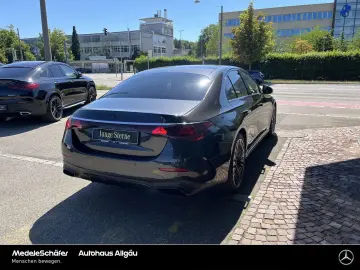 MERCEDES-BENZ E 220 d AMG Premium Night 20  Superscreen Pano