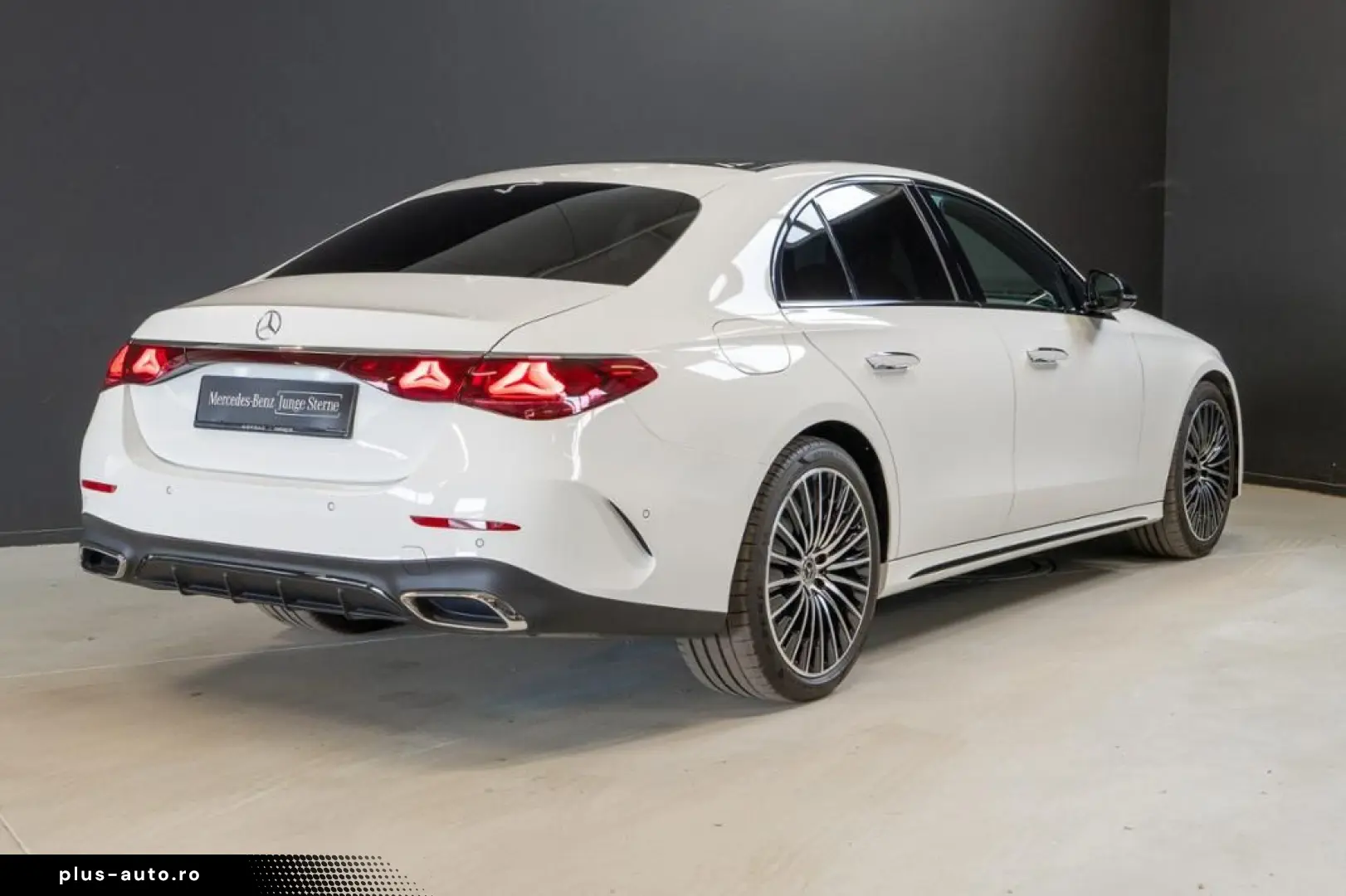 MERCEDES-BENZ E 220 d  AMG Night Pano Digital SUPERS&hellip;