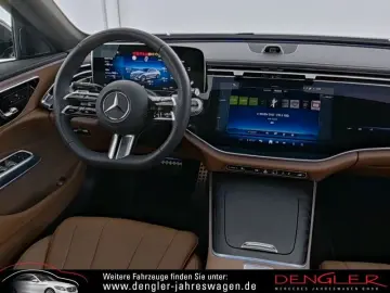 MERCEDES-BENZ E 220 d PANO SUPERSCREEN AMG Line Adv Plus