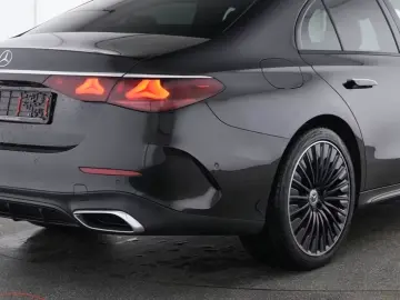MERCEDES-BENZ E 220 d NIGHT AMG Line