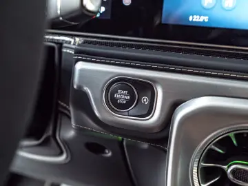 Mercedes-Benz G63 Carbon in out A22 Monoblock OLIVMAGNO TV
