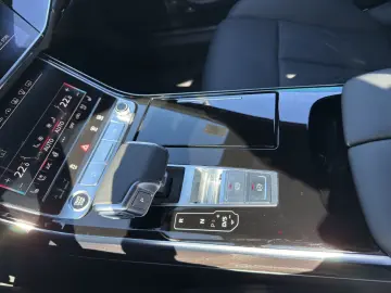 AUDI A8 Lang 60 TFSIe Q NP153 LM20 PANO B&O NACHTSICH