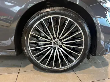 MERCEDES-BENZ E 220 d 4M AMG Distr AHK Airmat Sound …