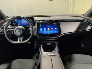 MERCEDES-BENZ E 220 d 4M AMG Distr AHK Airmat Sound …