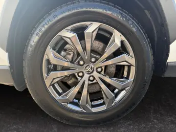TOYOTA RAV 4 2.5 Hybrid Team D