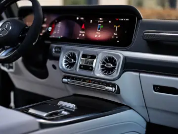 Mercedes-Benz G 63 FACELIFT   TV   NIGHT   SUPERIOR   MY26