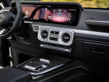 Mercedes-Benz G 63 FACELIFT   TV   NIGHT   SUPERIOR   MY26