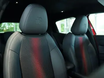 ALFA ROMEO Junior Ibrida 1.2 VGT 48V-Hybrid  1.Hand  MwSt