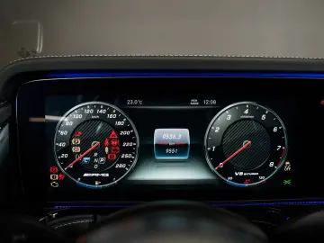 MERCEDES-BENZ G 63 AMG 2024