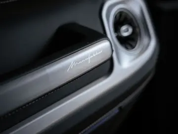 MERCEDES-BENZ G 63 AMG 2024