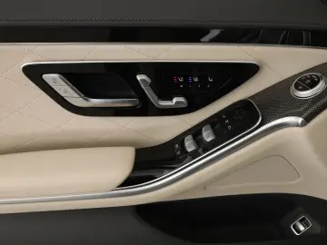 MERCEDES-BENZ S 400 d 4M  AMG Panorama Digi-Light HA…