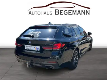 BMW 530 dA Touring xDrive M Sport AHK Pano Laser HUD