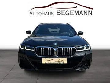 BMW 530 dA Touring xDrive M Sport AHK Pano Laser HUD
