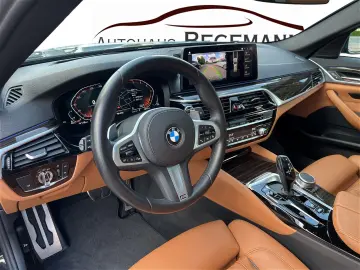 BMW 530 dA Touring xDrive M Sport AHK Pano Laser HUD