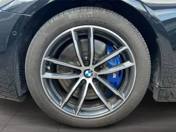 BMW 530 dA Touring xDrive M Sport AHK Pano Laser HUD