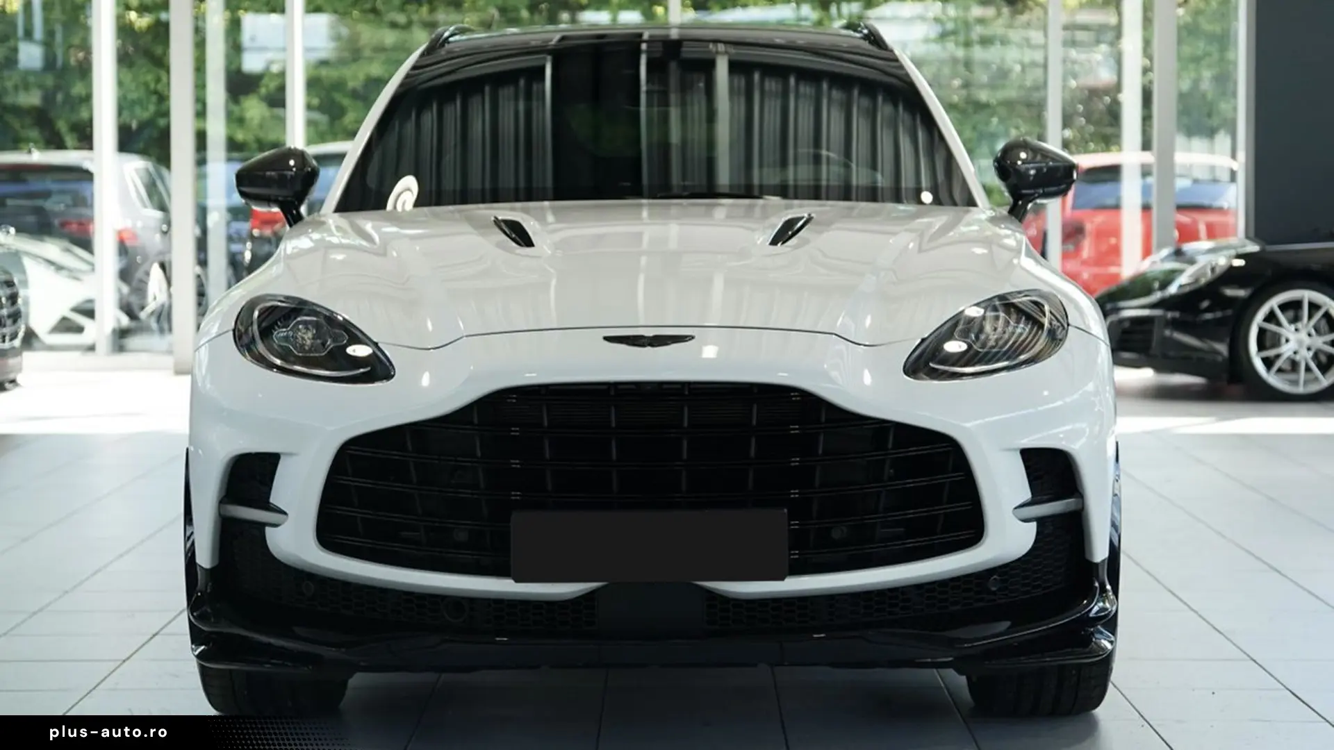 Aston Martin DBX 707 4.0 V8 Carbon   Finanțare Leasing