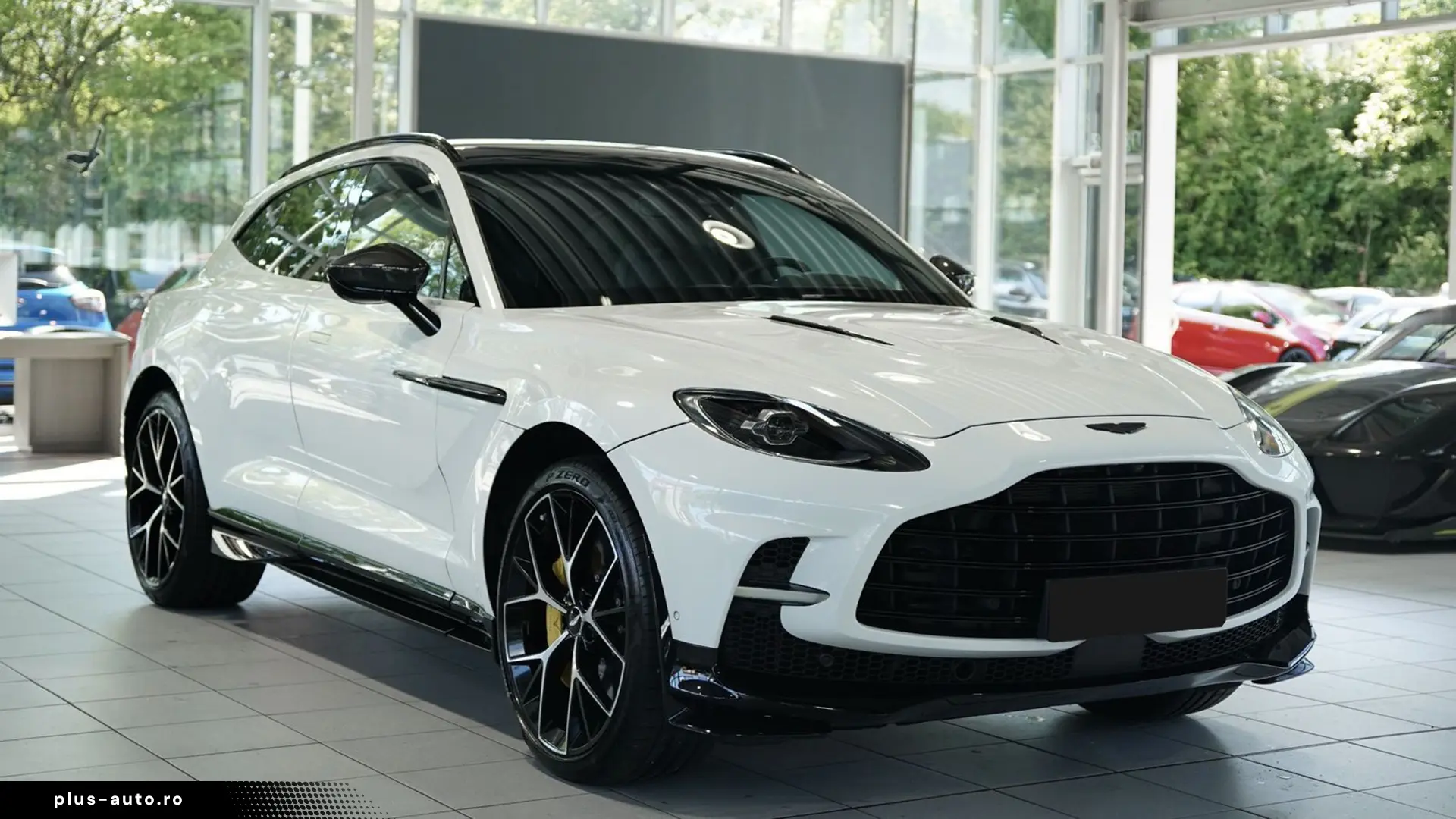 Aston Martin DBX 707 4.0 V8 Carbon   Finanțare Leasing