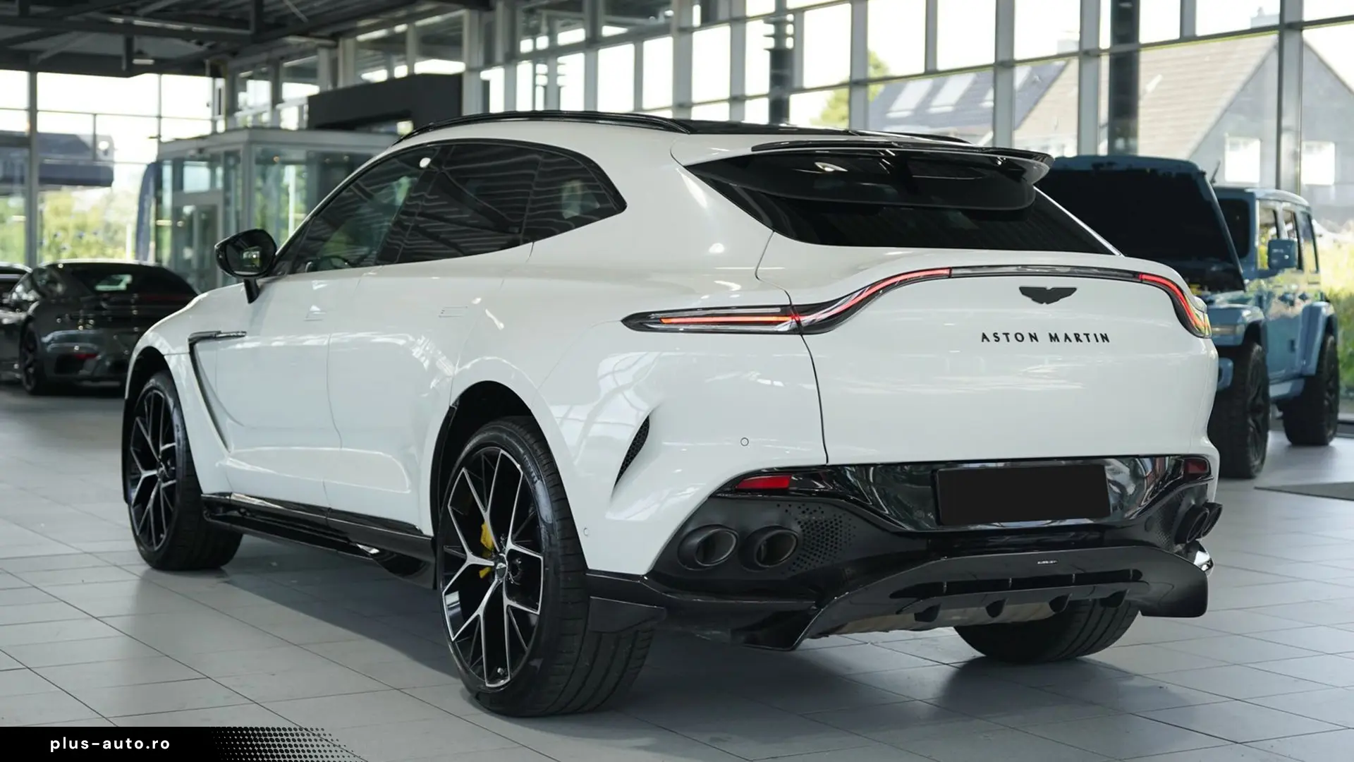 Aston Martin DBX 707 4.0 V8 Carbon   Finanțare Leasing