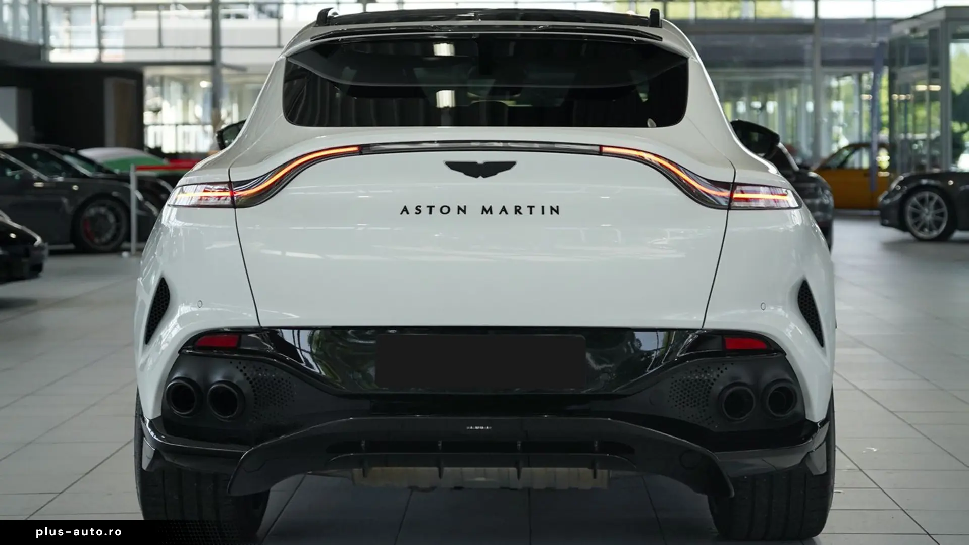 Aston Martin DBX 707 4.0 V8 Carbon   Finanțare Leasing