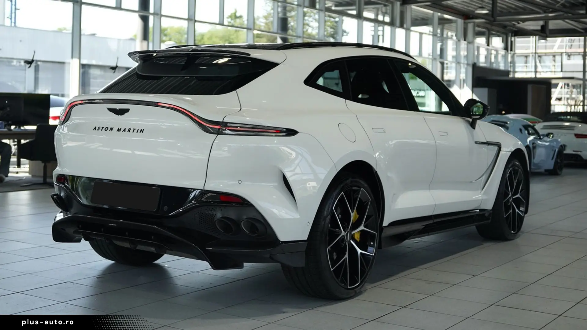 Aston Martin DBX 707 4.0 V8 Carbon   Finanțare Leasing