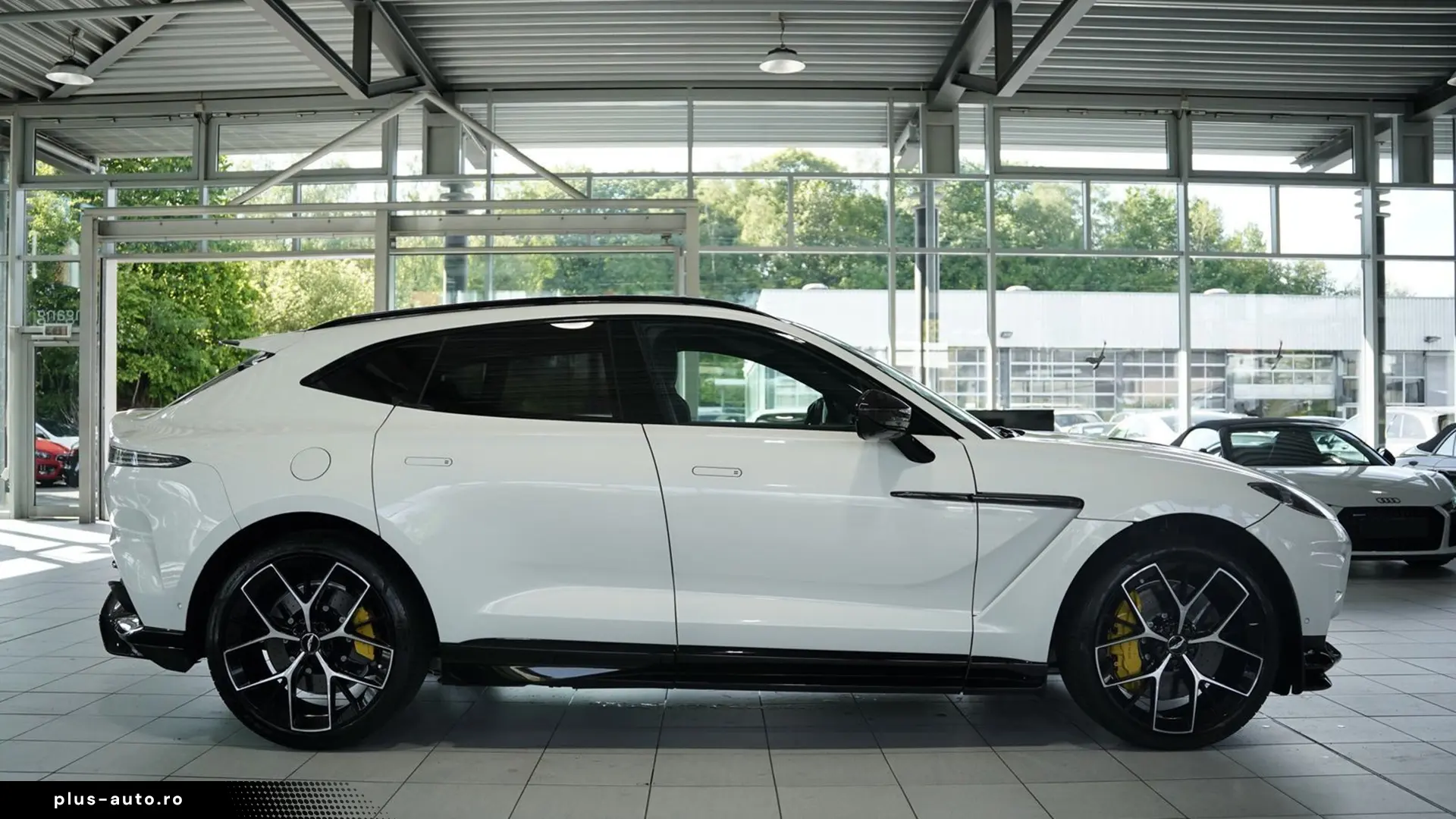 Aston Martin DBX 707 4.0 V8 Carbon   Finanțare Leasing