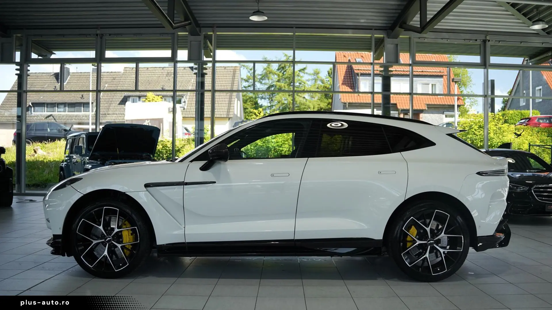 Aston Martin DBX 707 4.0 V8 Carbon   Finanțare Leasing