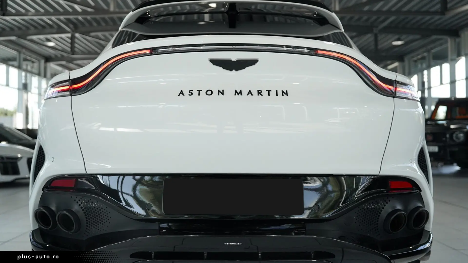 Aston Martin DBX 707 4.0 V8 Carbon   Finanțare Leasing