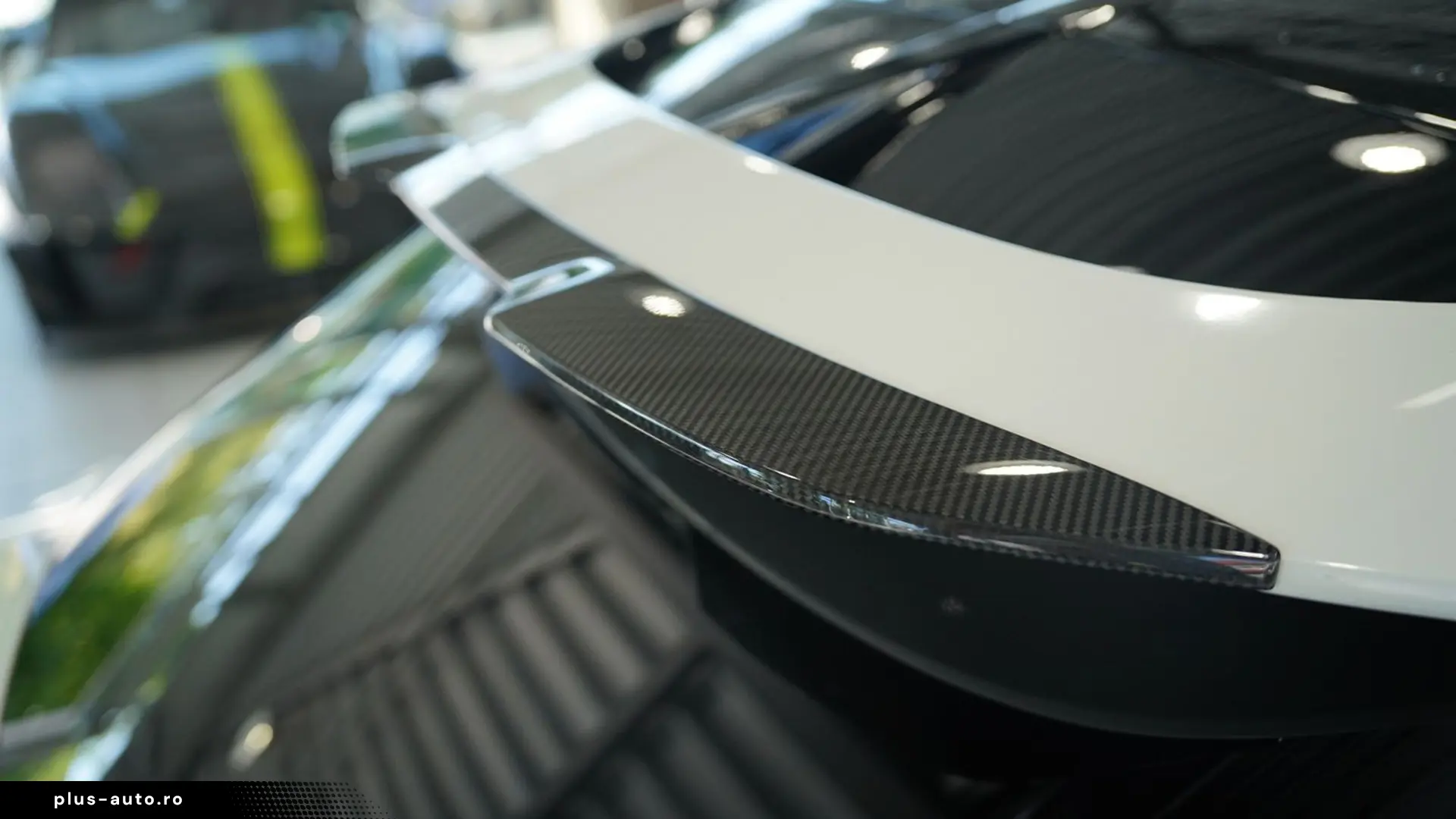 Aston Martin DBX 707 4.0 V8 Carbon   Finanțare Leasing