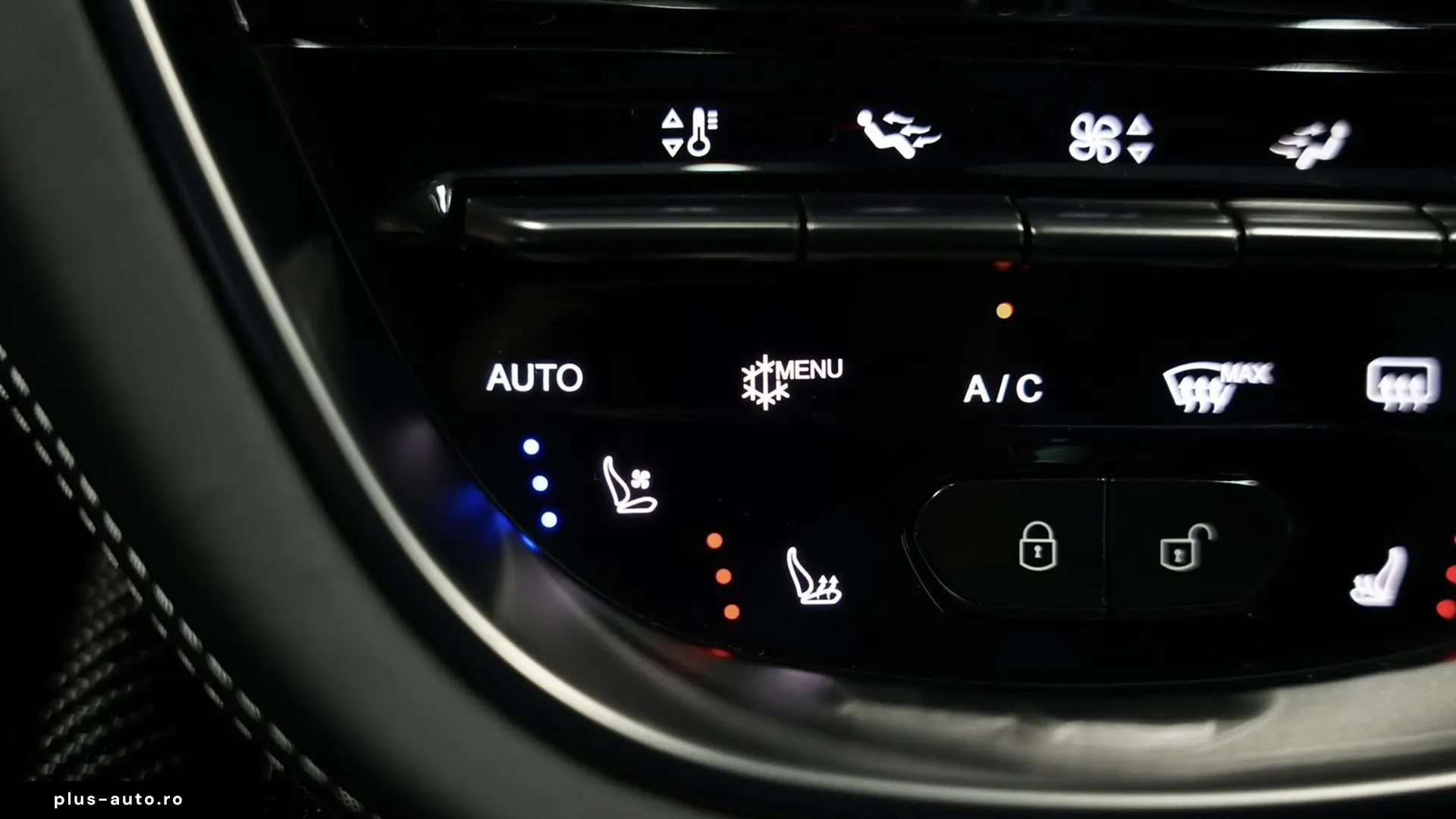 Aston Martin DBX 707 4.0 V8 Carbon   Finanțare Leasing