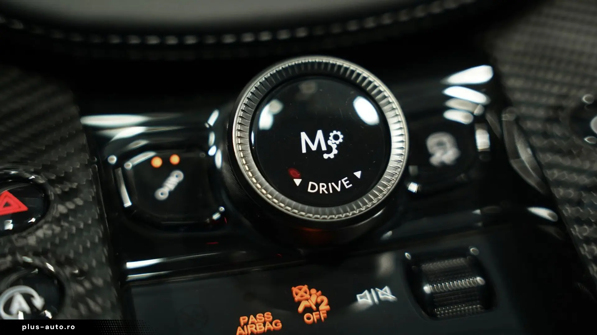 Aston Martin DBX 707 4.0 V8 Carbon   Finanțare Leasing