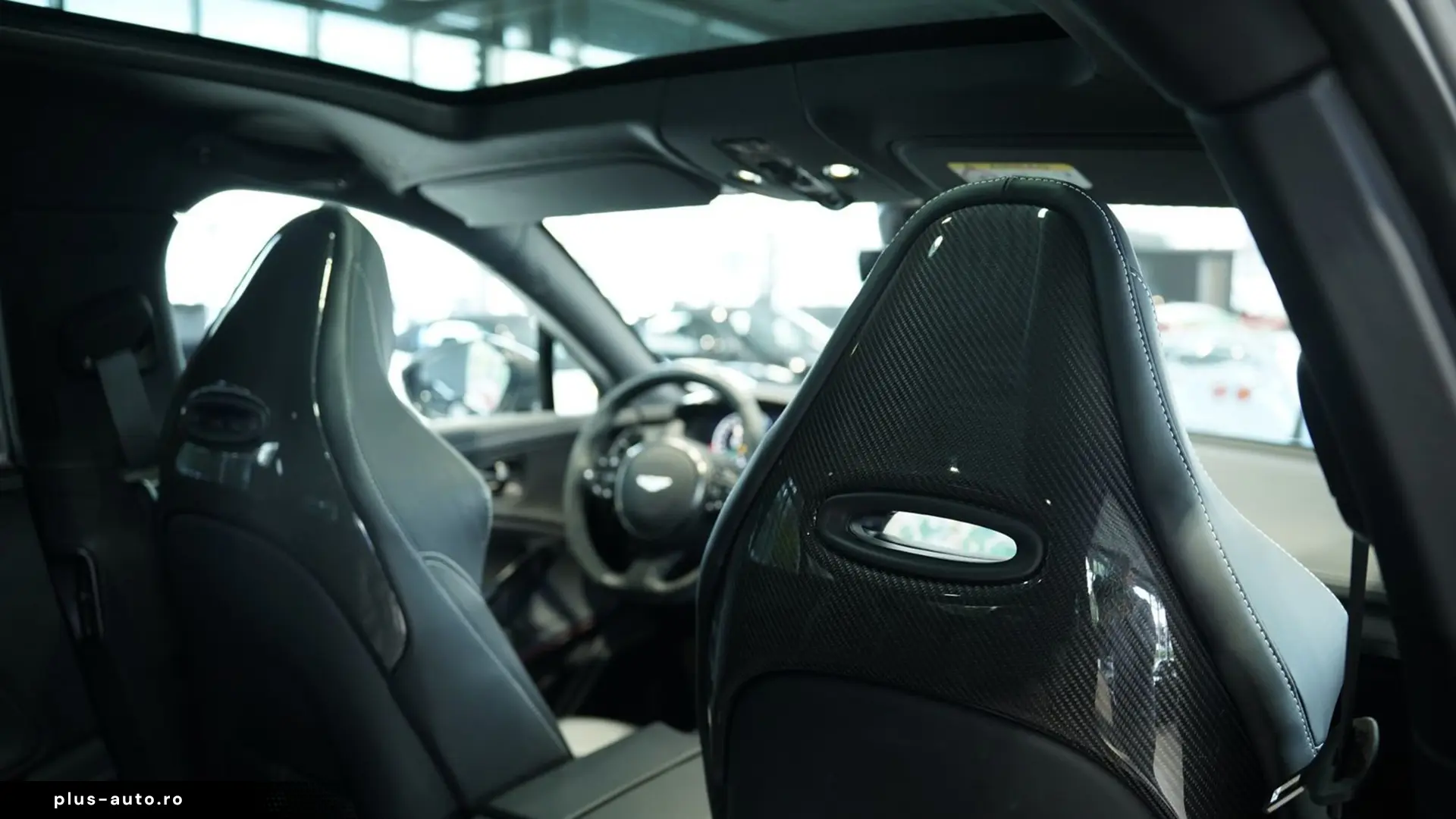 Aston Martin DBX 707 4.0 V8 Carbon   Finanțare Leasing