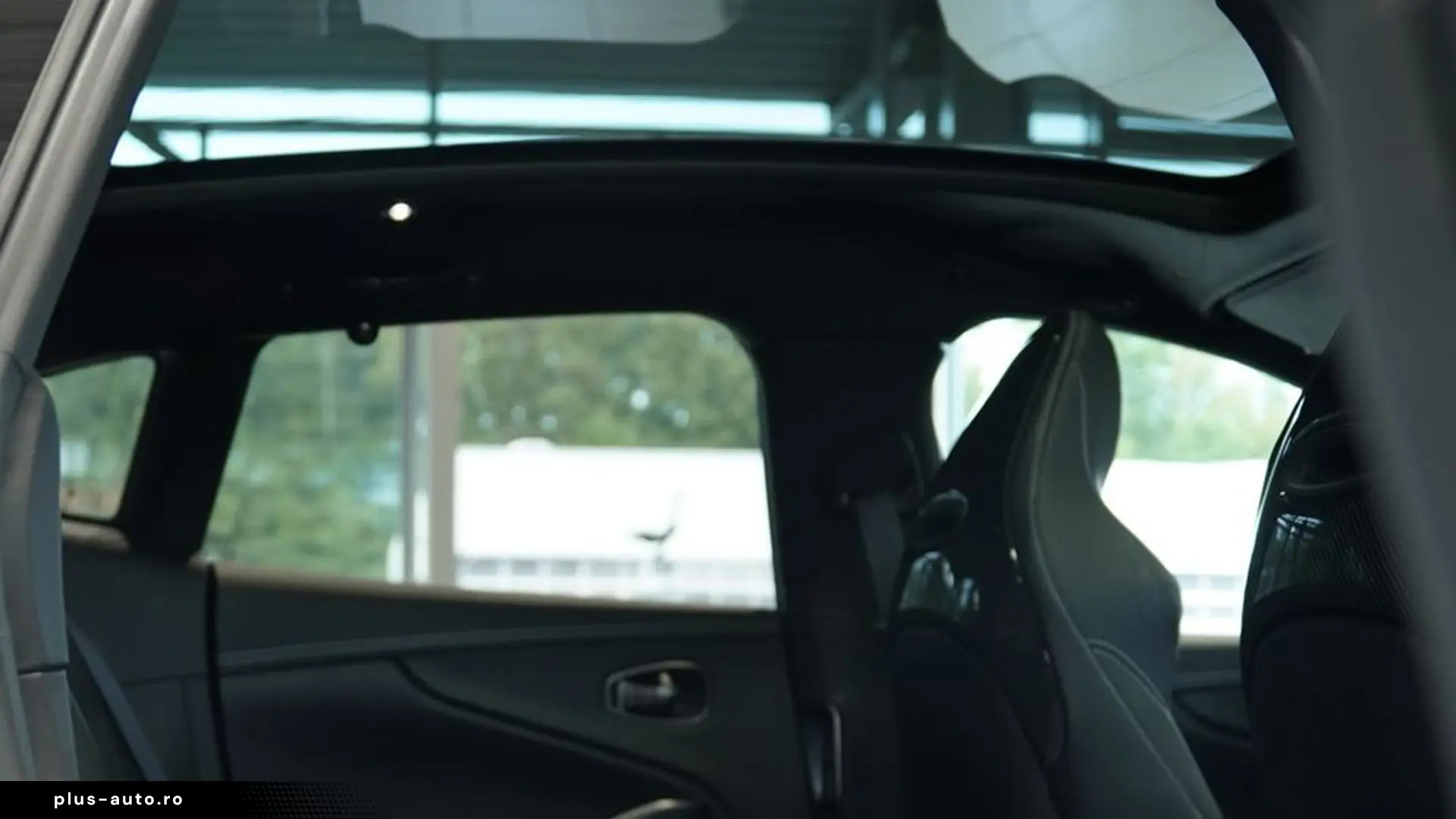 Aston Martin DBX 707 4.0 V8 Carbon   Finanțare Leasing