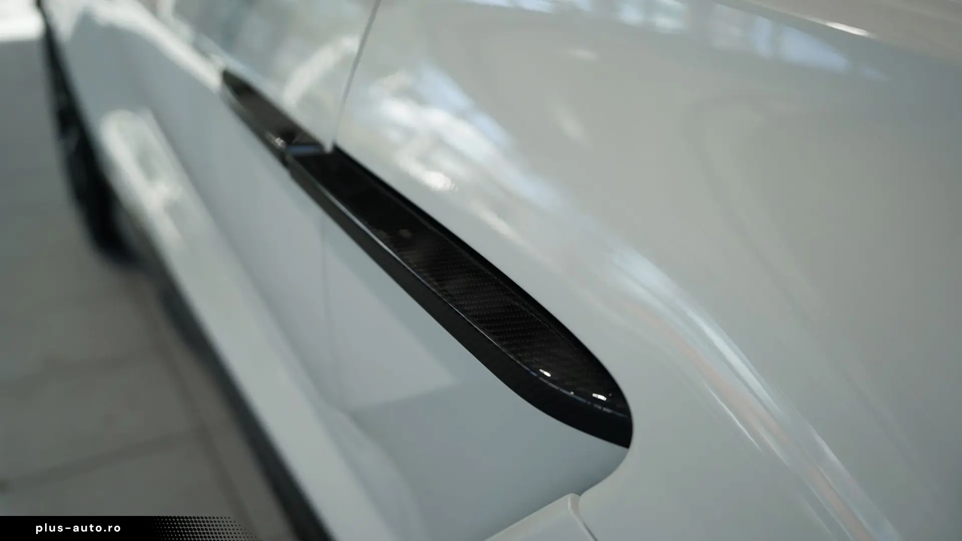 Aston Martin DBX 707 4.0 V8 Carbon   Finanțare Leasing