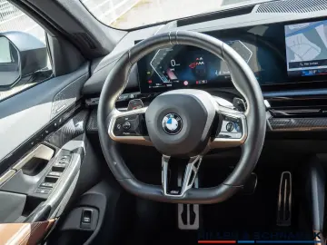 BMW 520d xDrive M-Sport STANDHZ PANO H K LEDER ACC H