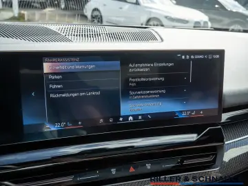 BMW 520d xDrive M-Sport STANDHZ PANO H K LEDER ACC H