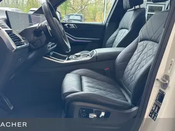 BMW X5 xDrive40i M-Sport PRO Navi Pano AHK Sitzbelü