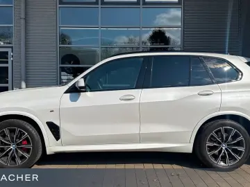 BMW X5 xDrive40i M-Sport PRO Navi Pano AHK Sitzbelü