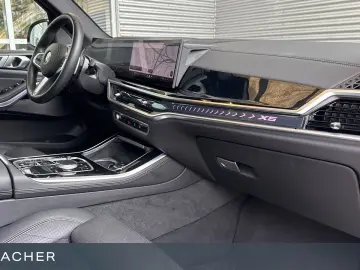BMW X5 xDrive40i M-Sport PRO Navi Pano AHK Sitzbelü