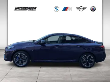 BMW M235 xDrive Gran Coupé BMW Niere Iconic Glow-Ada